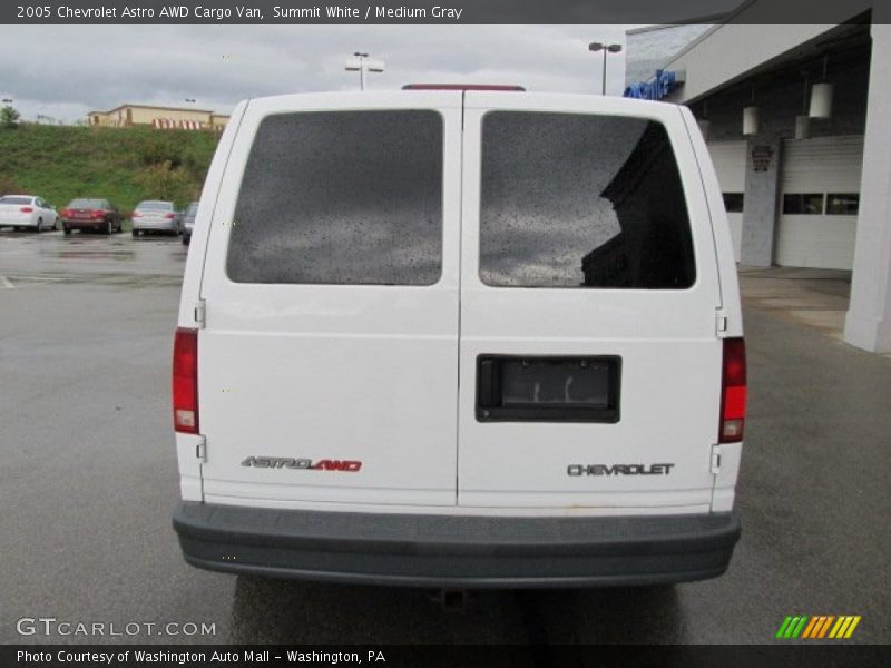 Summit White / Medium Gray 2005 Chevrolet Astro AWD Cargo Van