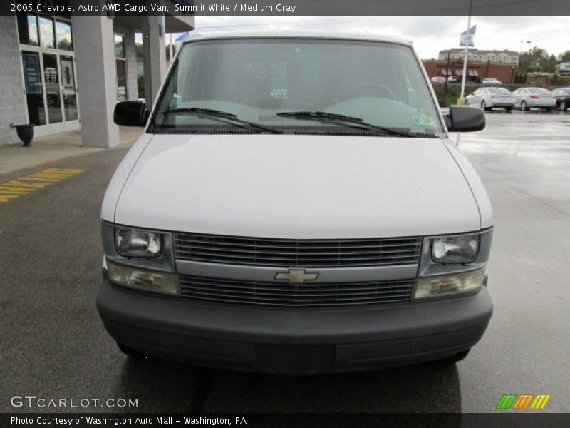 Summit White / Medium Gray 2005 Chevrolet Astro AWD Cargo Van