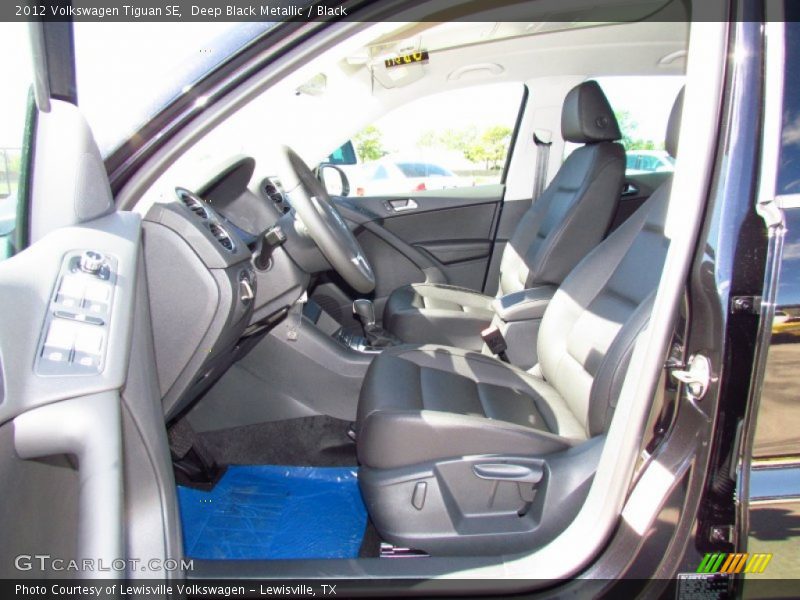 Deep Black Metallic / Black 2012 Volkswagen Tiguan SE