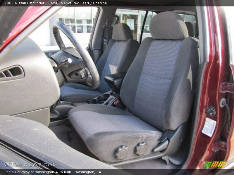 Merlot Red Pearl / Charcoal 2003 Nissan Pathfinder SE 4x4