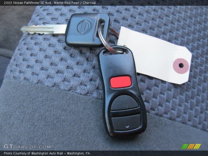 Merlot Red Pearl / Charcoal 2003 Nissan Pathfinder SE 4x4