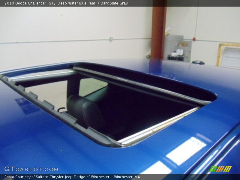 Sunroof of 2010 Challenger R/T