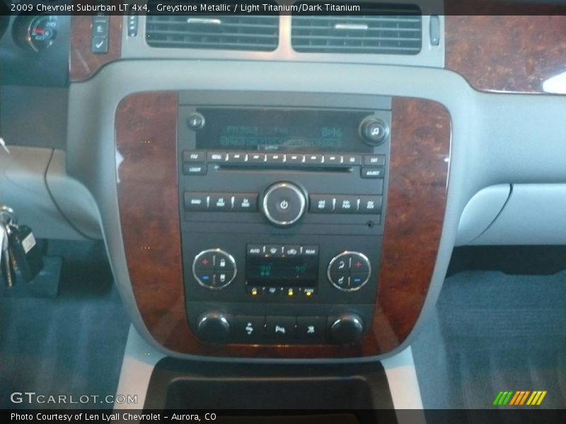 Greystone Metallic / Light Titanium/Dark Titanium 2009 Chevrolet Suburban LT 4x4