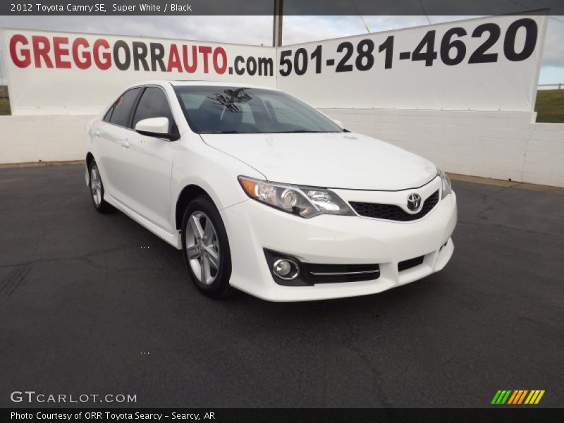 Super White / Black 2012 Toyota Camry SE