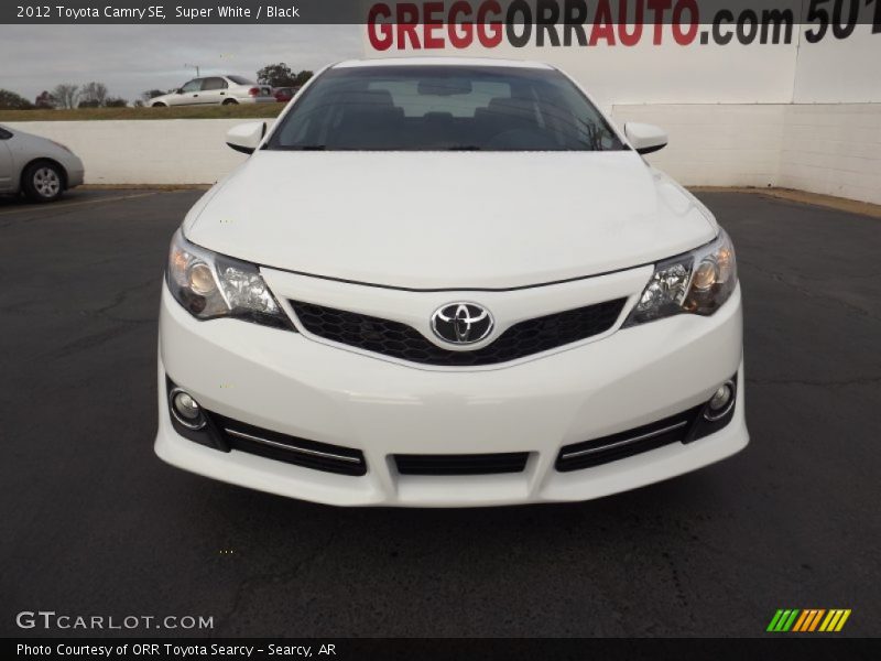 Super White / Black 2012 Toyota Camry SE