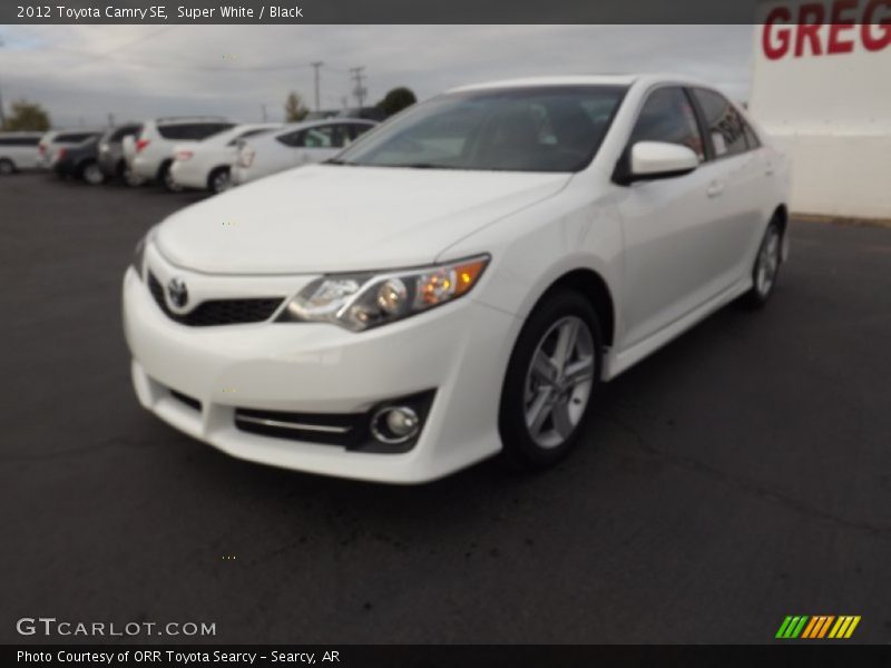 Front 3/4 View of 2012 Camry SE
