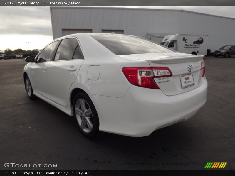 Super White / Black 2012 Toyota Camry SE