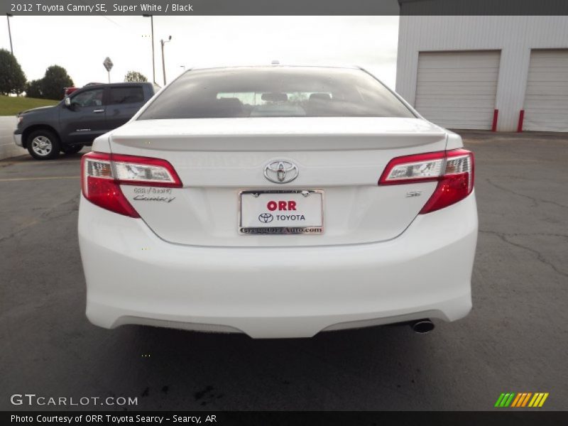 Super White / Black 2012 Toyota Camry SE