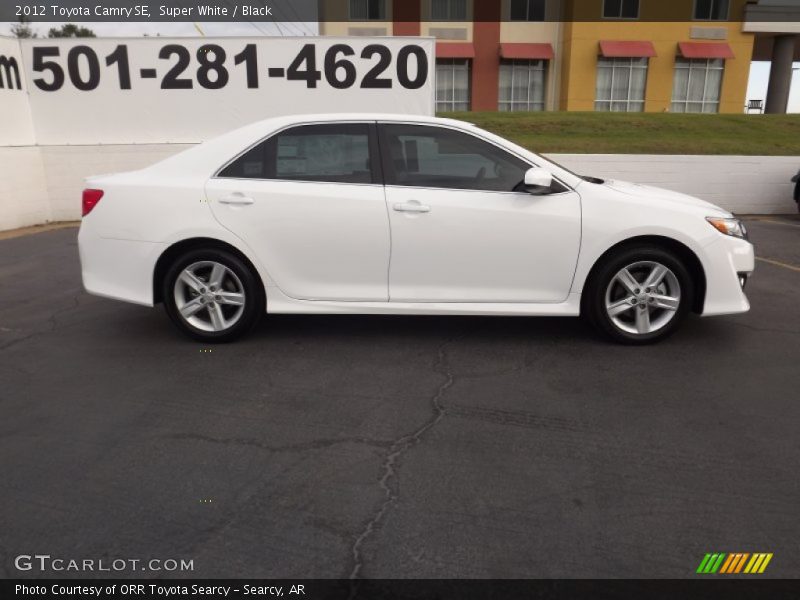 Super White / Black 2012 Toyota Camry SE