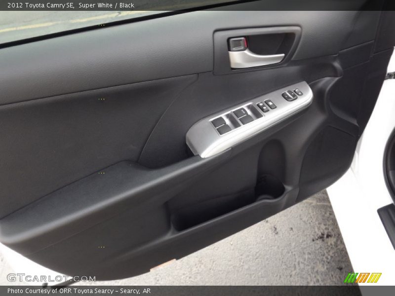 Super White / Black 2012 Toyota Camry SE