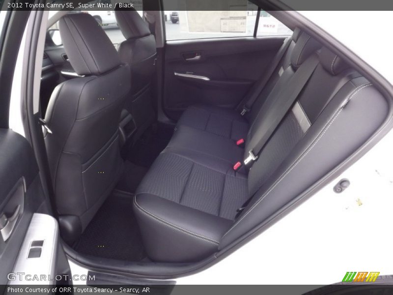 Super White / Black 2012 Toyota Camry SE