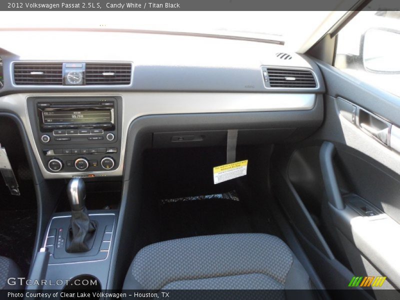 Candy White / Titan Black 2012 Volkswagen Passat 2.5L S