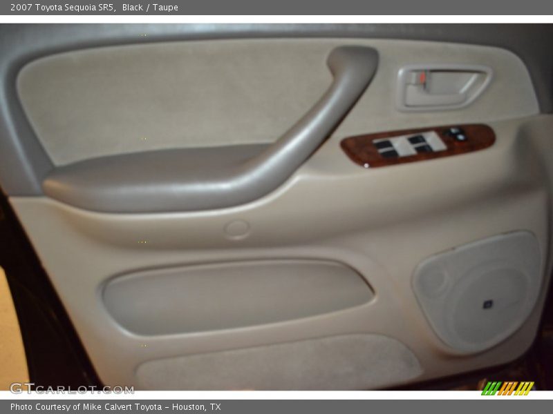 Black / Taupe 2007 Toyota Sequoia SR5