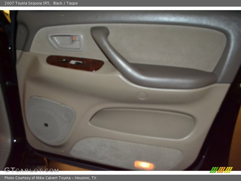 Black / Taupe 2007 Toyota Sequoia SR5