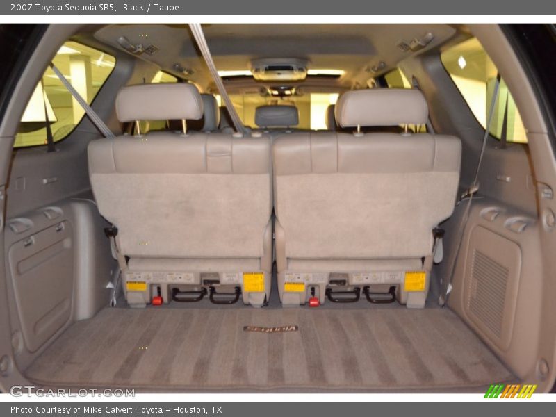 Black / Taupe 2007 Toyota Sequoia SR5