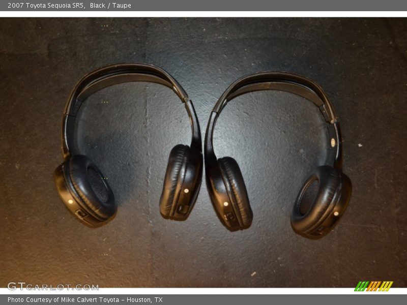 Black / Taupe 2007 Toyota Sequoia SR5