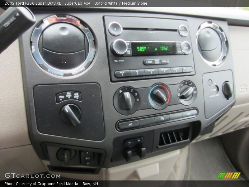 Controls of 2009 F350 Super Duty XLT SuperCab 4x4