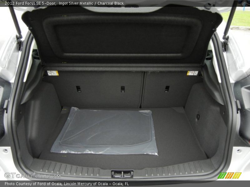 Ingot Silver Metallic / Charcoal Black 2012 Ford Focus SE 5-Door