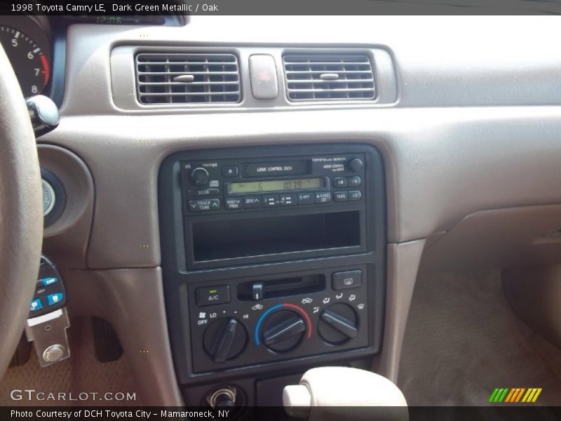 Dark Green Metallic / Oak 1998 Toyota Camry LE