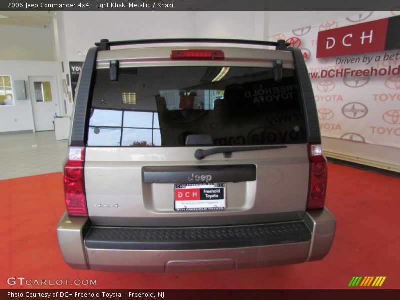 Light Khaki Metallic / Khaki 2006 Jeep Commander 4x4