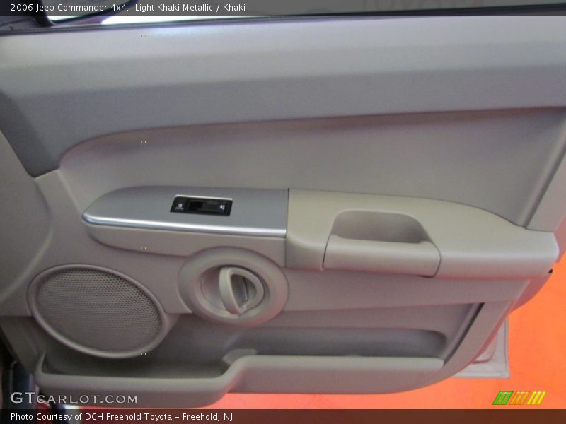 Light Khaki Metallic / Khaki 2006 Jeep Commander 4x4