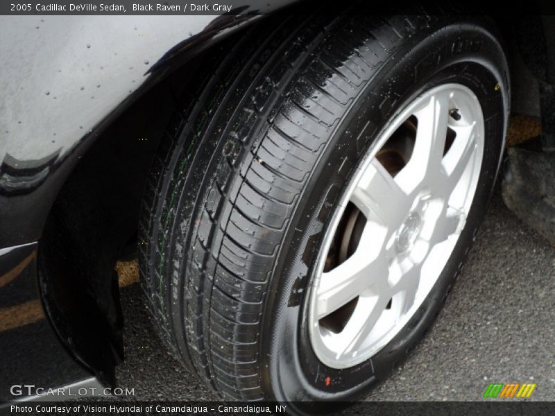 Black Raven / Dark Gray 2005 Cadillac DeVille Sedan