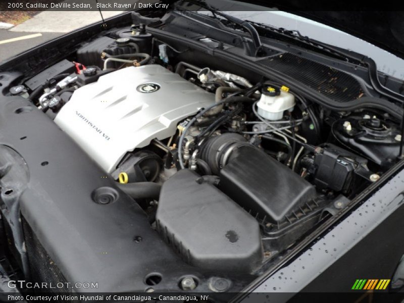Black Raven / Dark Gray 2005 Cadillac DeVille Sedan