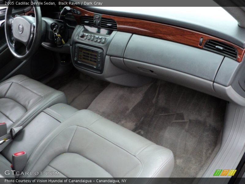 Black Raven / Dark Gray 2005 Cadillac DeVille Sedan