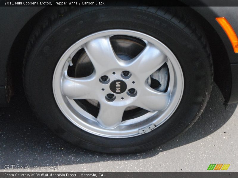 Pepper White / Carbon Black 2011 Mini Cooper Hardtop