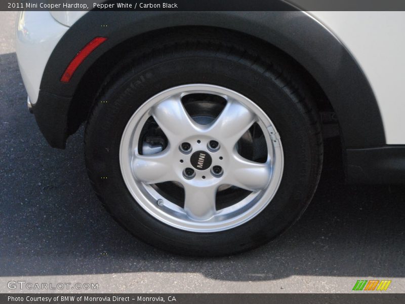 Pepper White / Carbon Black 2011 Mini Cooper Hardtop