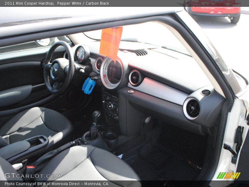Pepper White / Carbon Black 2011 Mini Cooper Hardtop