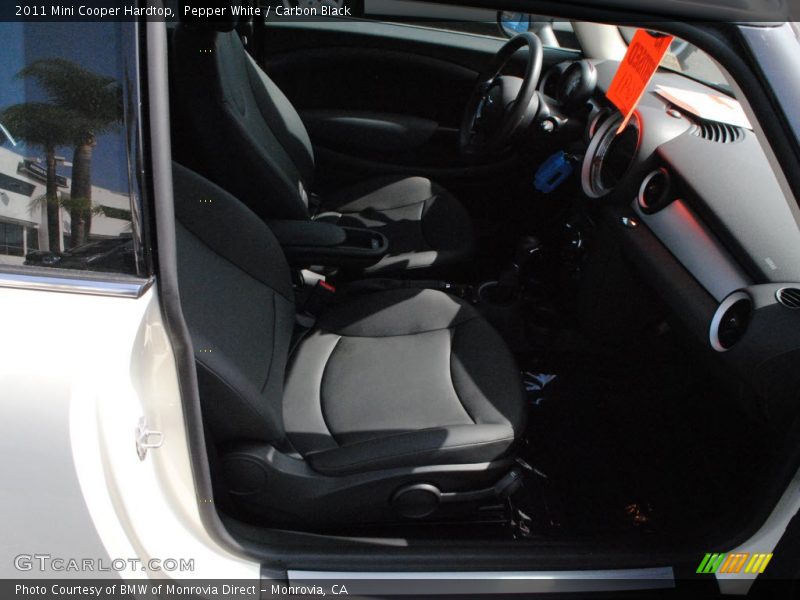 Pepper White / Carbon Black 2011 Mini Cooper Hardtop