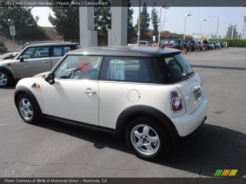 Pepper White / Carbon Black 2011 Mini Cooper Hardtop