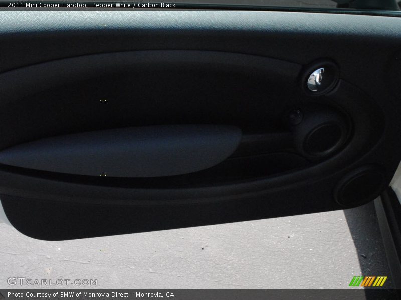 Pepper White / Carbon Black 2011 Mini Cooper Hardtop