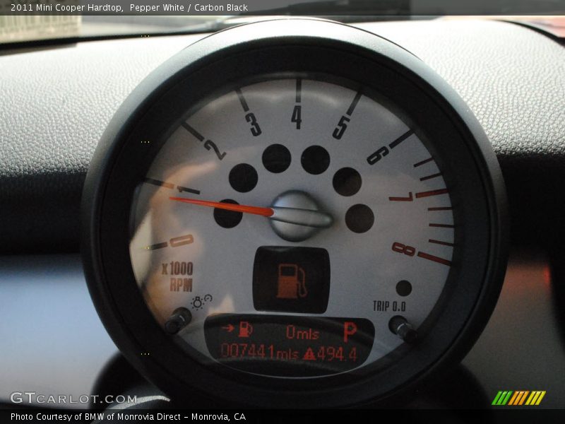 Pepper White / Carbon Black 2011 Mini Cooper Hardtop