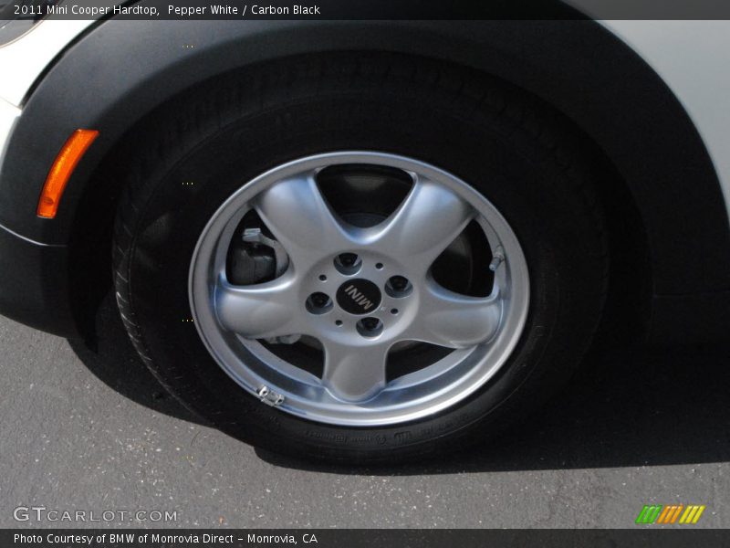 Pepper White / Carbon Black 2011 Mini Cooper Hardtop