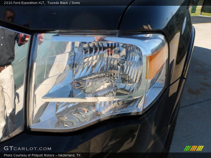 Tuxedo Black / Stone 2010 Ford Expedition XLT