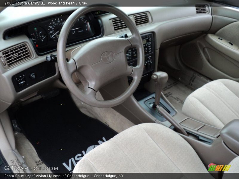 Woodland Pearl / Gray 2001 Toyota Camry LE