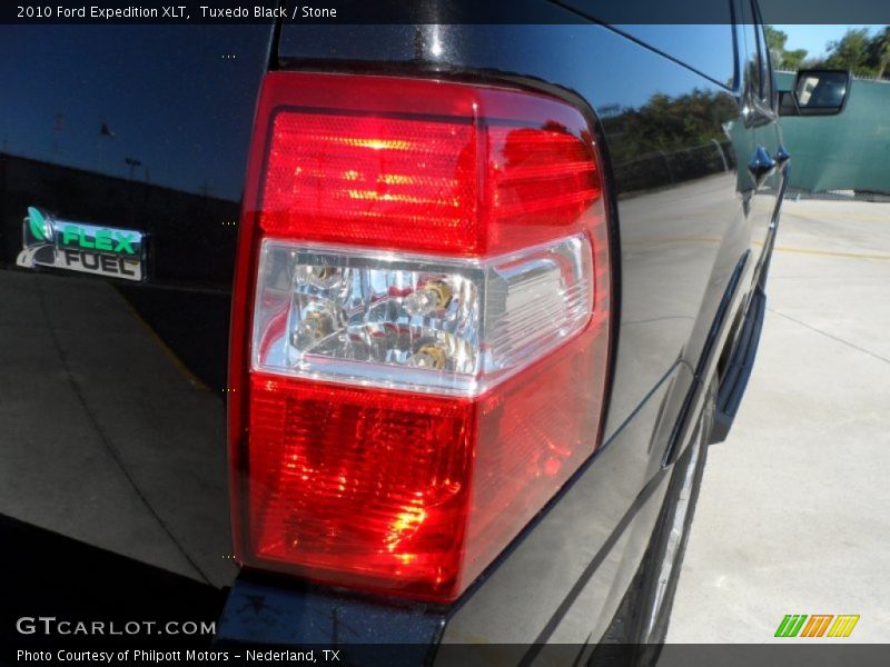 Tuxedo Black / Stone 2010 Ford Expedition XLT
