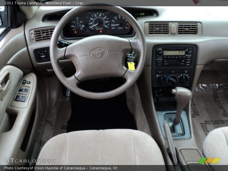 Woodland Pearl / Gray 2001 Toyota Camry LE