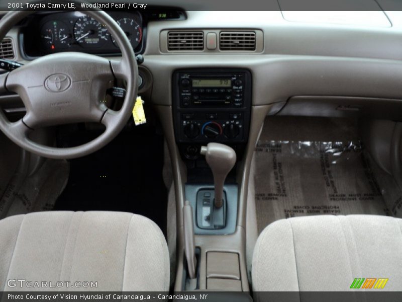 Woodland Pearl / Gray 2001 Toyota Camry LE