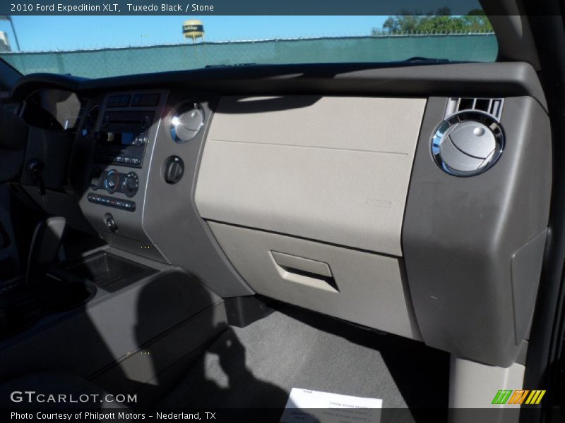 Tuxedo Black / Stone 2010 Ford Expedition XLT