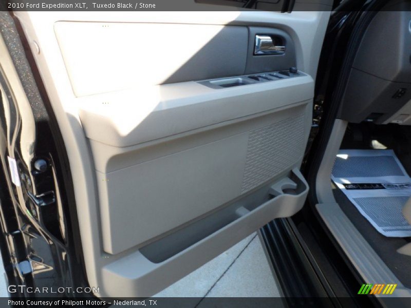 Tuxedo Black / Stone 2010 Ford Expedition XLT
