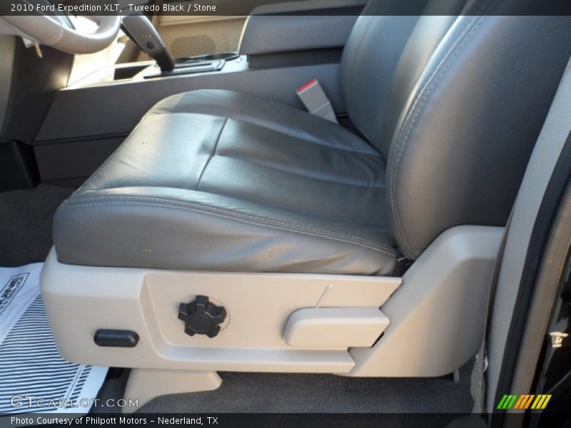 Tuxedo Black / Stone 2010 Ford Expedition XLT