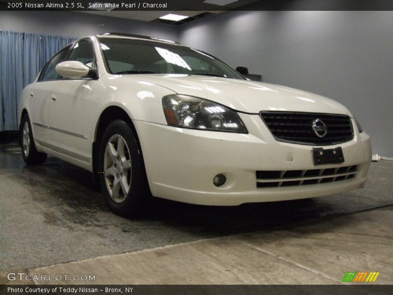 Satin White Pearl / Charcoal 2005 Nissan Altima 2.5 SL