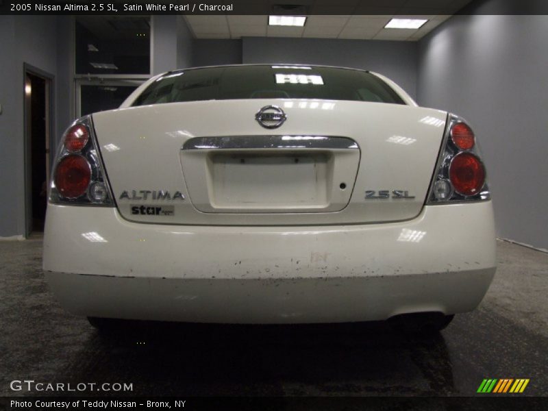 Satin White Pearl / Charcoal 2005 Nissan Altima 2.5 SL