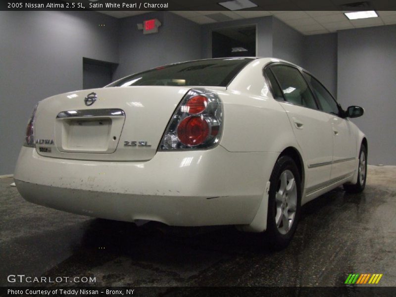 Satin White Pearl / Charcoal 2005 Nissan Altima 2.5 SL