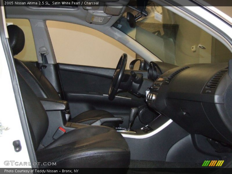 Satin White Pearl / Charcoal 2005 Nissan Altima 2.5 SL