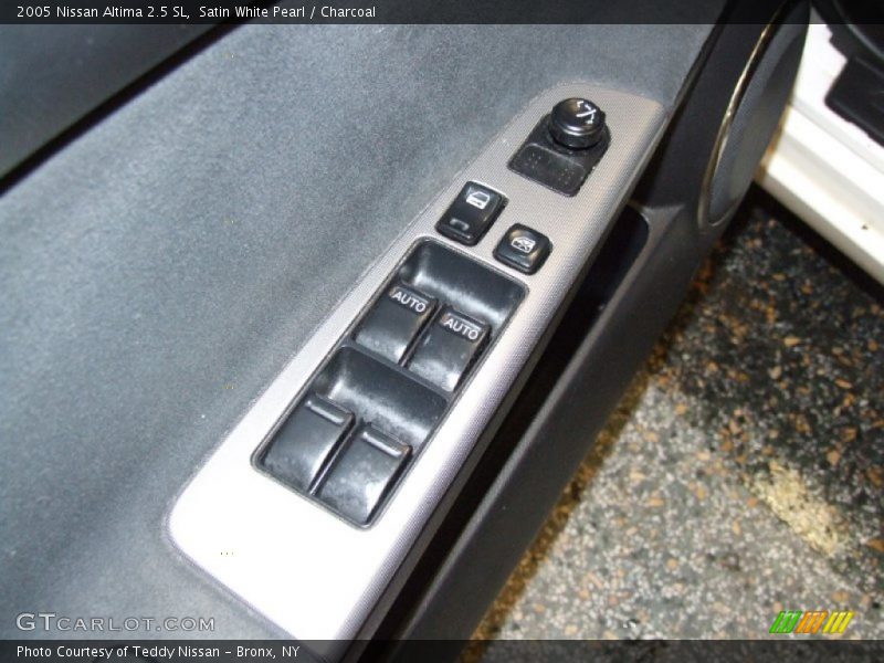 Satin White Pearl / Charcoal 2005 Nissan Altima 2.5 SL