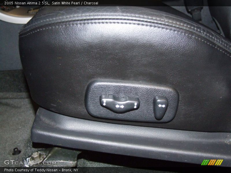 Satin White Pearl / Charcoal 2005 Nissan Altima 2.5 SL